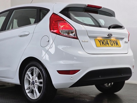 1.0T EcoBoost Zetec Hatchback 5dr Petrol Powershift Euro 5 (100 ps)