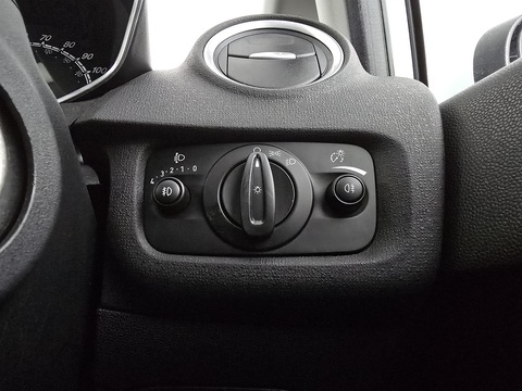 1.0T EcoBoost Zetec Hatchback 5dr Petrol Powershift Euro 5 (100 ps)