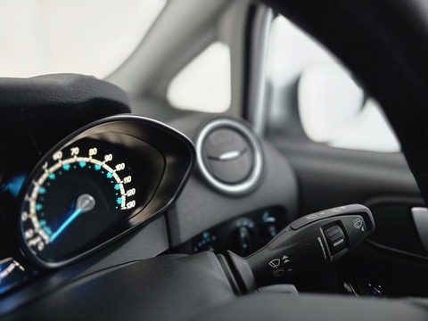 1.0T EcoBoost Zetec Hatchback 5dr Petrol Powershift Euro 5 (100 ps)