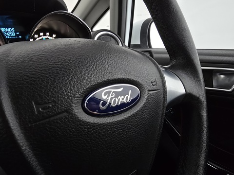 1.0T EcoBoost Zetec Hatchback 5dr Petrol Powershift Euro 5 (100 ps)