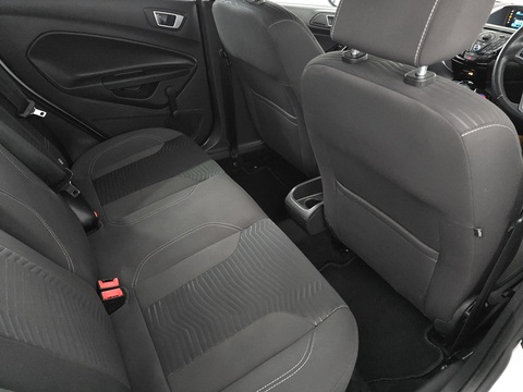 1.0T EcoBoost Zetec Hatchback 5dr Petrol Powershift Euro 5 (100 ps)