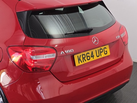 1.5 A180 CDI SE Hatchback 5dr Diesel 7G-DCT Euro 5 (s/s) (109 ps)