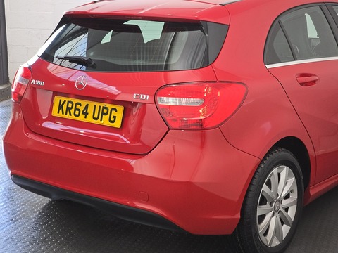 1.5 A180 CDI SE Hatchback 5dr Diesel 7G-DCT Euro 5 (s/s) (109 ps)