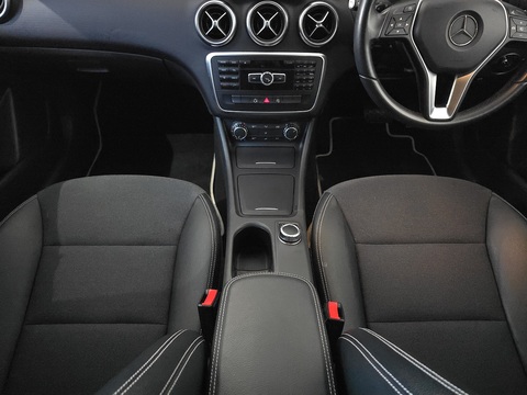 1.5 A180 CDI SE Hatchback 5dr Diesel 7G-DCT Euro 5 (s/s) (109 ps)