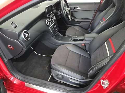 1.5 A180 CDI SE Hatchback 5dr Diesel 7G-DCT Euro 5 (s/s) (109 ps)