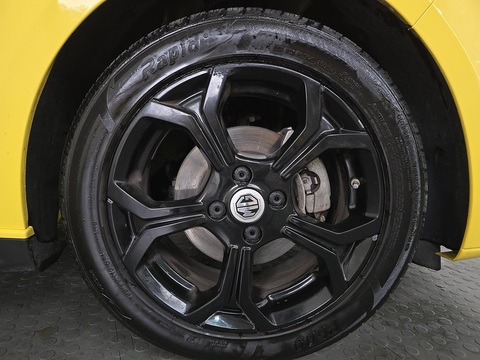 1.5 VTi-TECH Exclusive Nav Hatchback 5dr Petrol Manual Euro 6 (s/s) (106 ps)