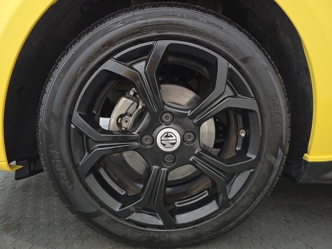 1.5 VTi-TECH Exclusive Nav Hatchback 5dr Petrol Manual Euro 6 (s/s) (106 ps)