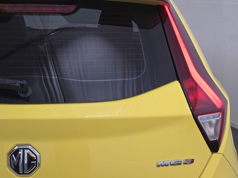 1.5 VTi-TECH Exclusive Nav Hatchback 5dr Petrol Manual Euro 6 (s/s) (106 ps)