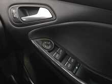 Ford Focus T EcoBoost Titanium X 