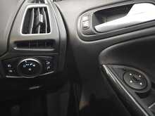 Ford Focus T EcoBoost Titanium X 