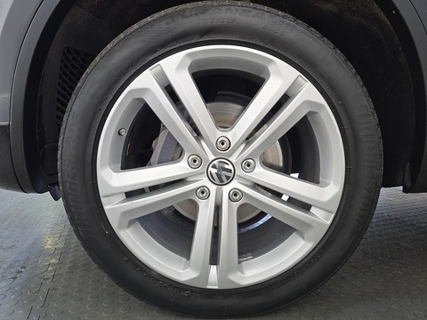 3.0 TDI V6 BlueMotion Tech R-Line SUV 5dr Diesel Tiptronic 4WD Euro 5 (s/s) (245 ps)