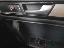Volkswagen Touareg TDI V6 BlueMotion Tech R-Line 