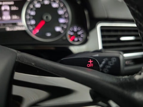 3.0 TDI V6 BlueMotion Tech R-Line SUV 5dr Diesel Tiptronic 4WD Euro 5 (s/s) (245 ps)