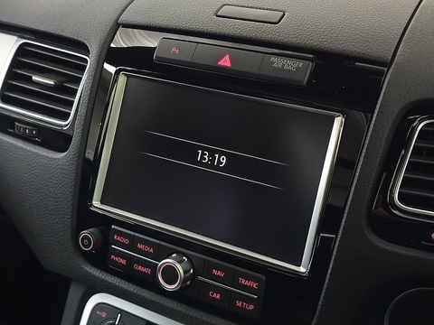 3.0 TDI V6 BlueMotion Tech R-Line SUV 5dr Diesel Tiptronic 4WD Euro 5 (s/s) (245 ps)