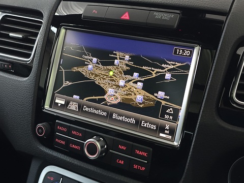 3.0 TDI V6 BlueMotion Tech R-Line SUV 5dr Diesel Tiptronic 4WD Euro 5 (s/s) (245 ps)