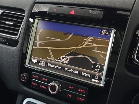 3.0 TDI V6 BlueMotion Tech R-Line SUV 5dr Diesel Tiptronic 4WD Euro 5 (s/s) (245 ps)