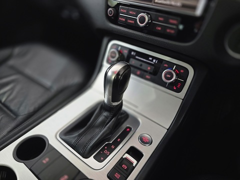 3.0 TDI V6 BlueMotion Tech R-Line SUV 5dr Diesel Tiptronic 4WD Euro 5 (s/s) (245 ps)