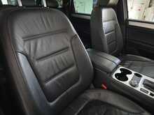 Volkswagen Touareg TDI V6 BlueMotion Tech R-Line 
