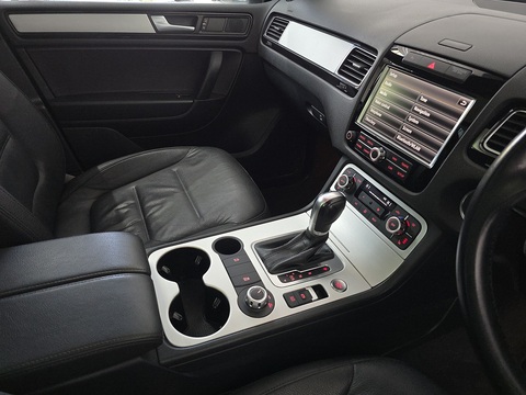 3.0 TDI V6 BlueMotion Tech R-Line SUV 5dr Diesel Tiptronic 4WD Euro 5 (s/s) (245 ps)