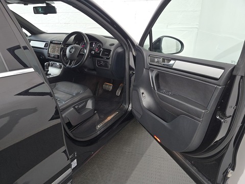 3.0 TDI V6 BlueMotion Tech R-Line SUV 5dr Diesel Tiptronic 4WD Euro 5 (s/s) (245 ps)