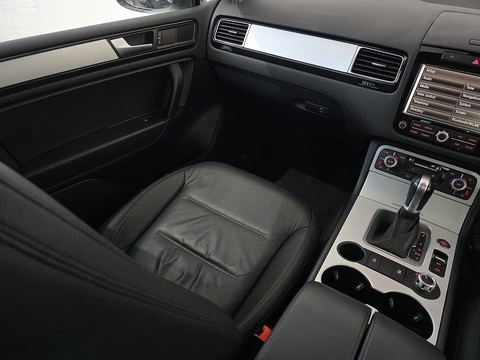 3.0 TDI V6 BlueMotion Tech R-Line SUV 5dr Diesel Tiptronic 4WD Euro 5 (s/s) (245 ps)