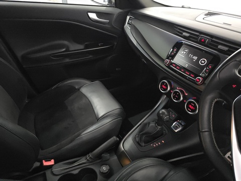 1750 TBi Quadrifoglio Verde Hatchback 5dr Petrol TCT Euro 6 (s/s) (240 bhp)