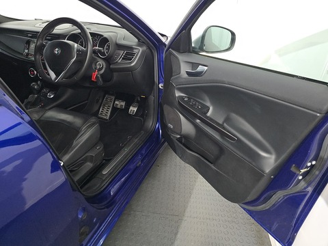 1750 TBi Quadrifoglio Verde Hatchback 5dr Petrol TCT Euro 6 (s/s) (240 bhp)