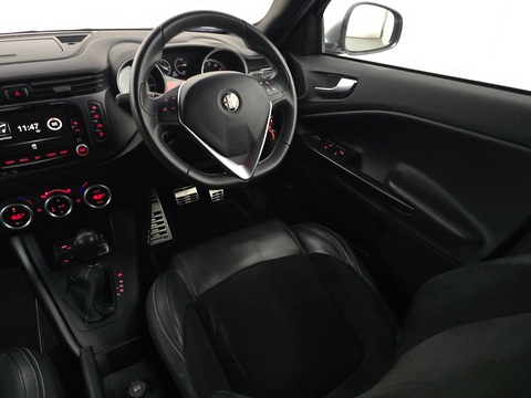 1750 TBi Quadrifoglio Verde Hatchback 5dr Petrol TCT Euro 6 (s/s) (240 bhp)