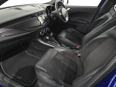 1750 TBi Quadrifoglio Verde Hatchback 5dr Petrol TCT Euro 6 (s/s) (240 bhp)