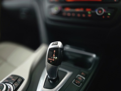 2.0 320d SE Touring 5dr Diesel Auto xDrive Euro 5 (s/s) (184 ps)