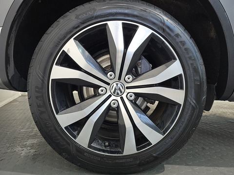 3.0 TDI V6 BlueMotion Tech R-Line SUV 5dr Diesel Tiptronic 4WD Euro 6 (s/s) (262 ps)