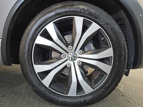 3.0 TDI V6 BlueMotion Tech R-Line SUV 5dr Diesel Tiptronic 4WD Euro 6 (s/s) (262 ps)