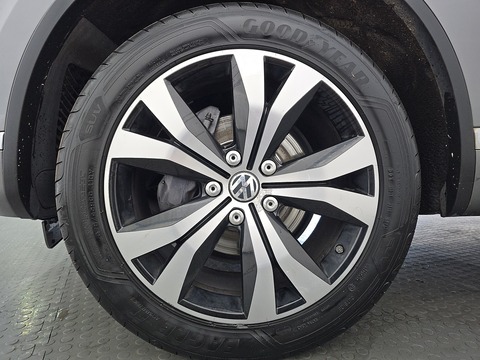 3.0 TDI V6 BlueMotion Tech R-Line SUV 5dr Diesel Tiptronic 4WD Euro 6 (s/s) (262 ps)