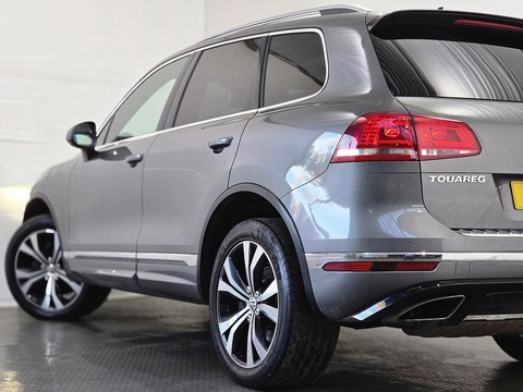 3.0 TDI V6 BlueMotion Tech R-Line SUV 5dr Diesel Tiptronic 4WD Euro 6 (s/s) (262 ps)