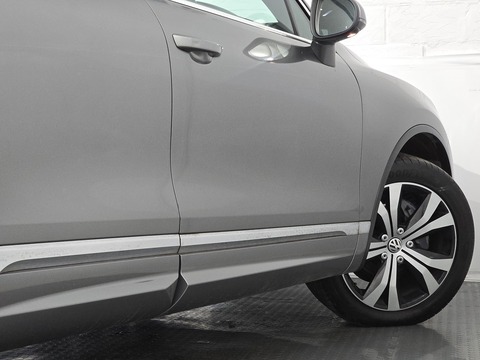 3.0 TDI V6 BlueMotion Tech R-Line SUV 5dr Diesel Tiptronic 4WD Euro 6 (s/s) (262 ps)