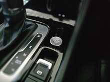 Volkswagen Touareg TDI V6 BlueMotion Tech R-Line 