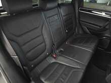 Volkswagen Touareg TDI V6 BlueMotion Tech R-Line 
