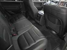 Volkswagen Touareg TDI V6 BlueMotion Tech R-Line 