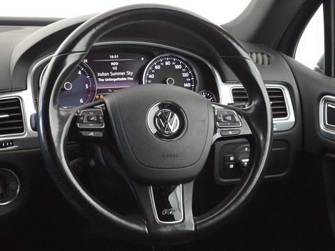 3.0 TDI V6 BlueMotion Tech R-Line SUV 5dr Diesel Tiptronic 4WD Euro 6 (s/s) (262 ps)