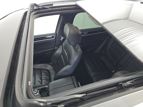 3.0 TDI V6 BlueMotion Tech R-Line SUV 5dr Diesel Tiptronic 4WD Euro 6 (s/s) (262 ps)