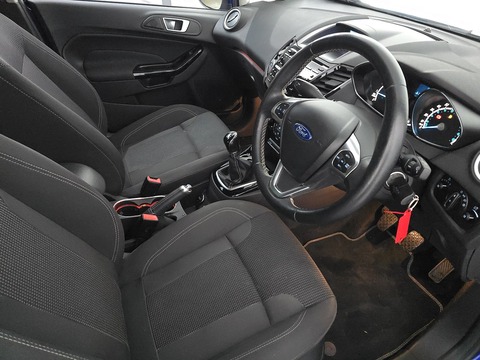 1.0T EcoBoost Titanium Hatchback 5dr Petrol Manual Euro 6 (s/s) (100 ps)