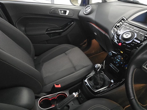 1.0T EcoBoost Titanium Hatchback 5dr Petrol Manual Euro 6 (s/s) (100 ps)