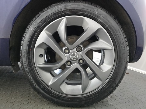 1.2 16v JAM Hatchback 3dr Petrol Manual Euro 5 (70 ps)