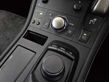 Lexus CT 200h Advance 