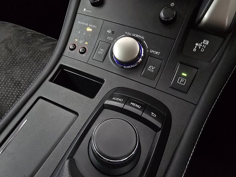 1.8 200h Advance Hatchback 5dr Petrol Hybrid CVT Euro 6 (s/s) (136 ps)