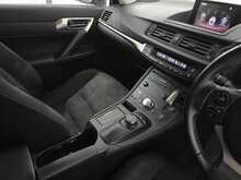 Lexus CT 200h Advance 