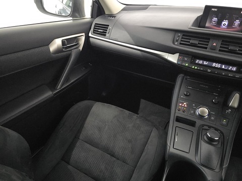 1.8 200h Advance Hatchback 5dr Petrol Hybrid CVT Euro 6 (s/s) (136 ps)