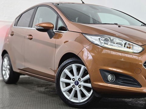1.0T EcoBoost Titanium Hatchback 5dr Petrol Manual Euro 6 (s/s) (125 ps)