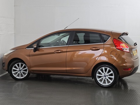 1.0T EcoBoost Titanium Hatchback 5dr Petrol Manual Euro 6 (s/s) (125 ps)