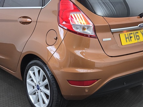 1.0T EcoBoost Titanium Hatchback 5dr Petrol Manual Euro 6 (s/s) (125 ps)